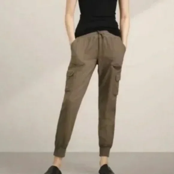 Aritzia green jogging pant - Picture 3 of 6